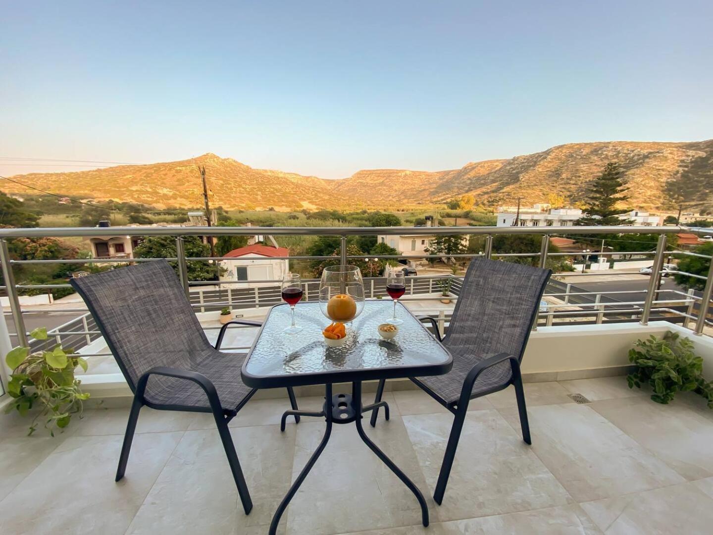 Maistro Suites With Pool, Matala Exterior photo
