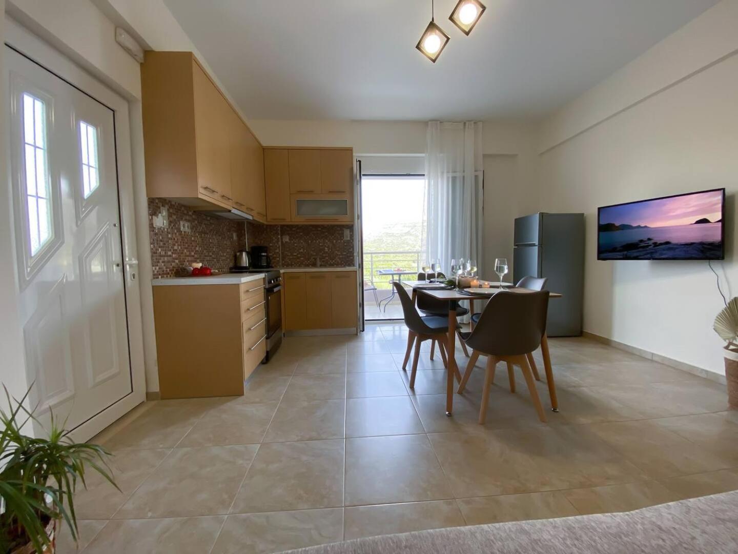 Maistro Suites With Pool, Matala Exterior photo